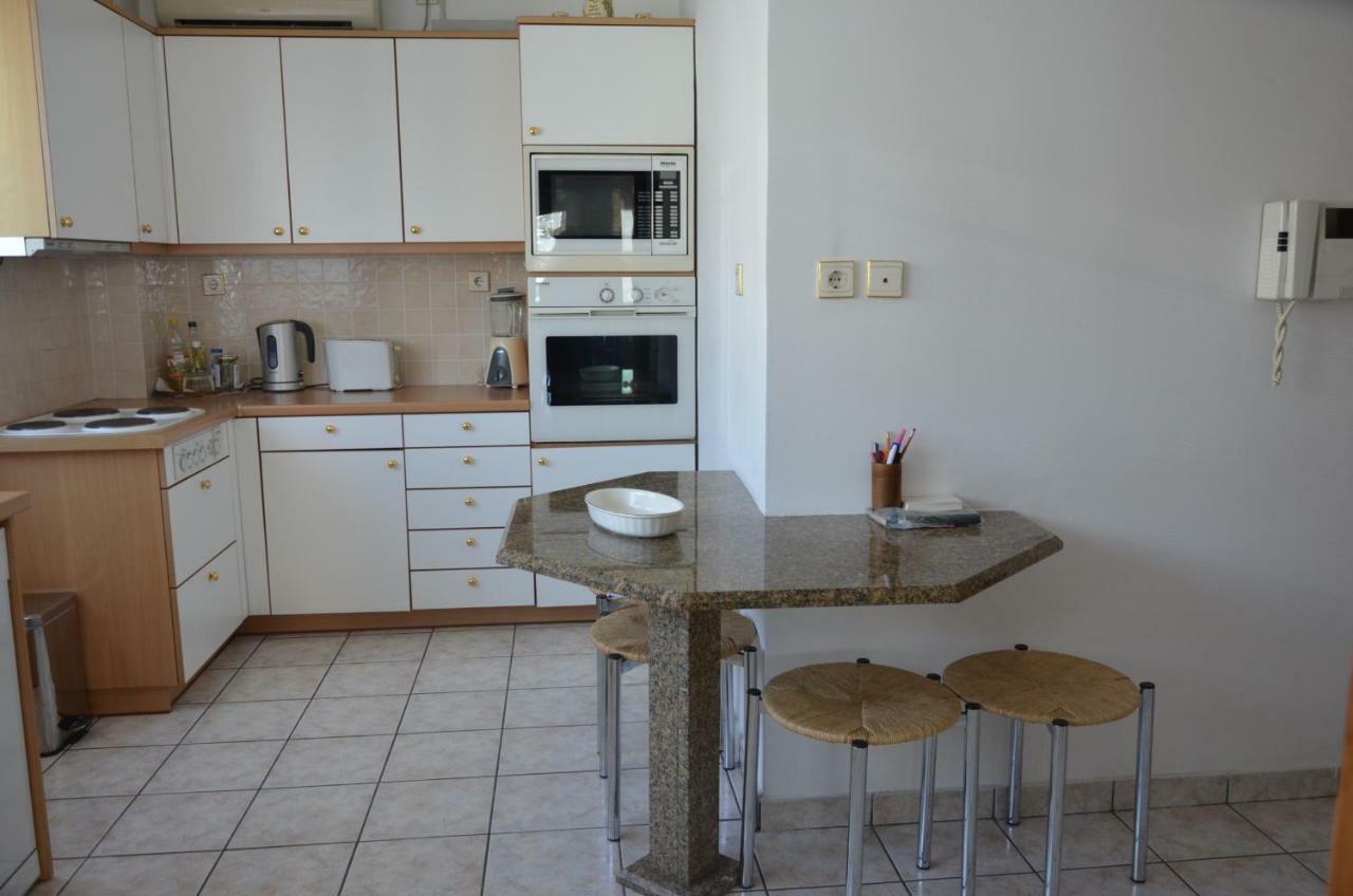 Perfect Beachfront Apartment アテネ エクステリア 写真