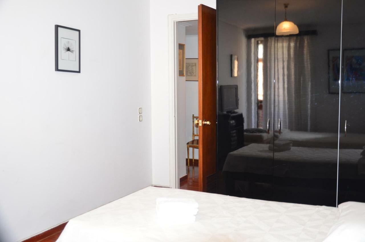 Perfect Beachfront Apartment アテネ エクステリア 写真