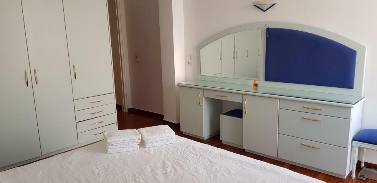 Perfect Beachfront Apartment アテネ エクステリア 写真