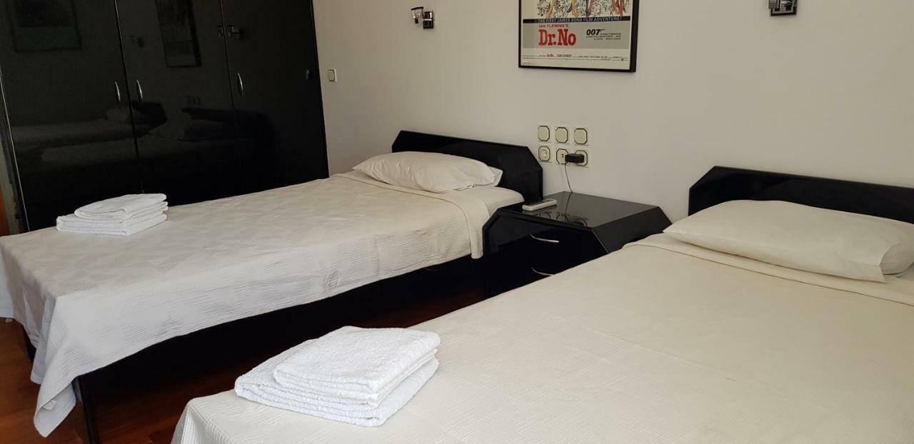 Perfect Beachfront Apartment アテネ エクステリア 写真
